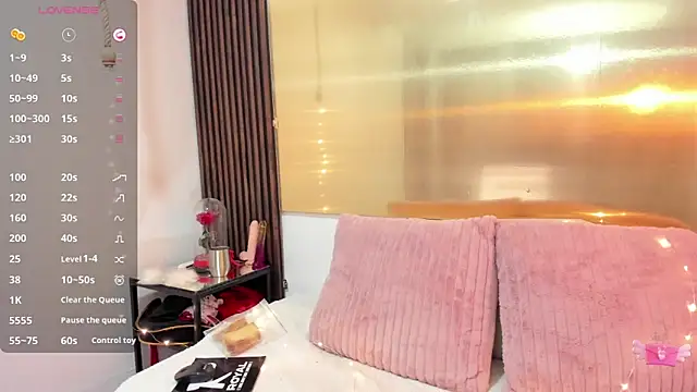 LunaaMorena online show from 11-19-25, 01:33