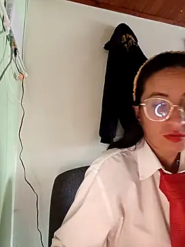 Snapshot of Valentina--1 chatting on 10-27-25, 03:38 Valentina--1 online show from 10-27-25, 03:38
