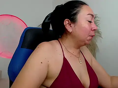 Yadis hot online show from 01-10-26, 09:05