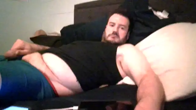 Snapshot of jayjj1983 chatting on 10-28-25, 08:40 jayjj1983 online show from 10-28-25, 08:40