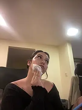 Kloe Novoa online show from 04-07-26, 01:33