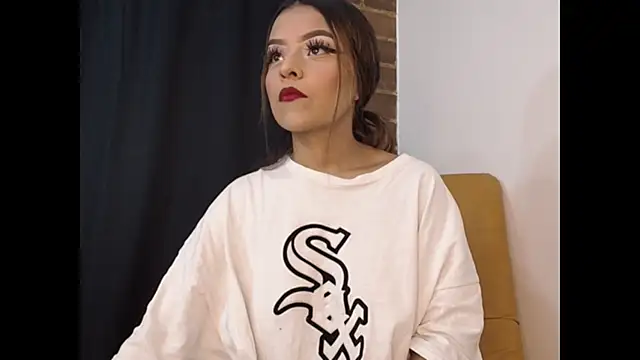 hailey bri online show from 11-05-25, 05:13