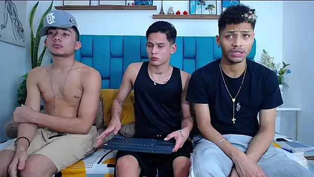 Hot Boys Latinos X online show from 03-06-26, 11:23