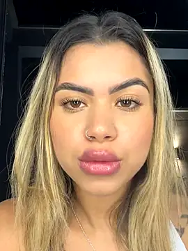 Snapshot of Alanna-foxx chatting on 10-29-25, 12:13 Alanna-foxx online show from 10-29-25, 12:13