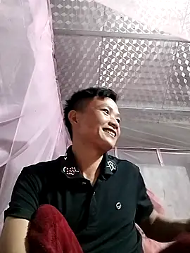 Snapshot of Wet_x chatting on 10-30-25, 01:56 Wet x online show from 10-30-25, 01:56