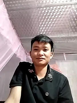 Snapshot of Wet_x chatting on 10-31-25, 02:07 Wet x online show from 10-31-25, 02:07