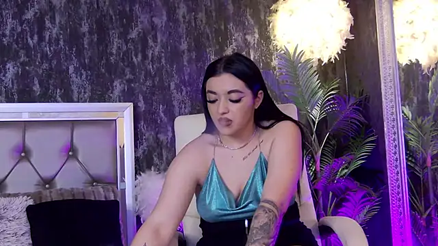 LaraBloom online show from 01-15-26, 08:34