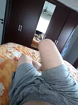 Snapshot of Efe53100 chatting on 11-17-25, 04:51 Efe53100 online show from 11-17-25, 04:51