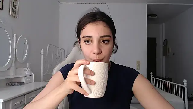 bellefleurrr online show from 06-24-26, 01:54