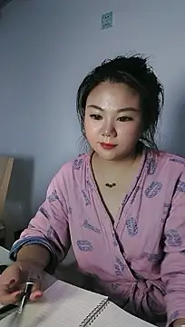 Snapshot of doudou101 chatting on 10-28-25, 03:47 doudou101 online show from 10-28-25, 03:47