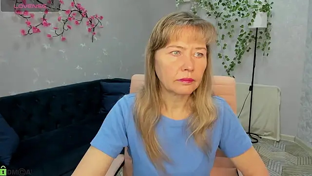 Carla Vogue online show from 11-29-25, 02:58