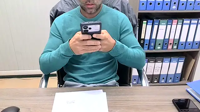 Evasionee online show from 10-30-25, 07:54