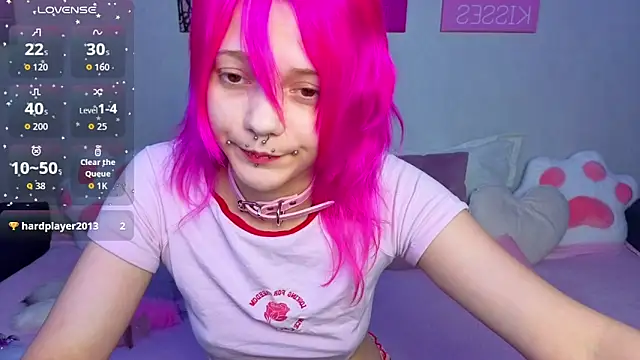 Snapshot of KittieHeart chatting on 06-18-26, 12:55 KittieHeart online show from 06-18-26, 12:55