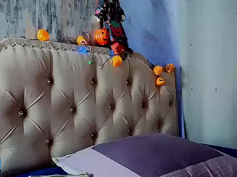 Snapshot of eva_delight_ chatting on 10-31-25, 11:22 eva delight online show from 10-31-25, 11:22