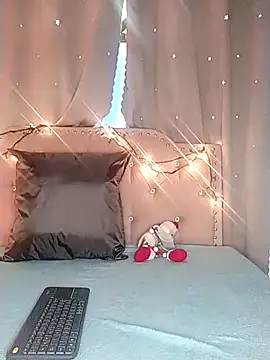 Snapshot of eva_delight_ chatting on 11-18-25, 11:03 eva delight online show from 11-18-25, 11:03