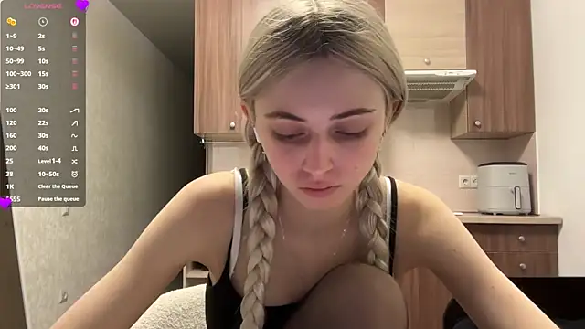 AidaGloshen online show from 05-18-26, 03:29