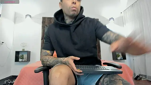 MATEO DILUCA online show from 11-16-25, 05:51