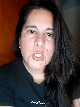 Clara Arg online show from 11-13-25, 01:26