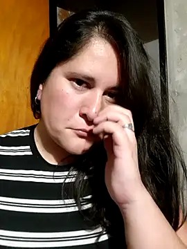 Clara Arg online show from 11-14-25, 01:37