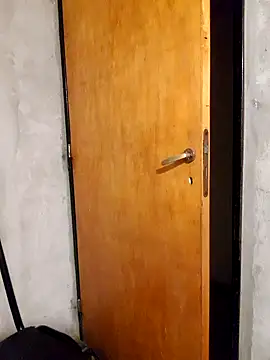 Clara Arg online show from 11-17-25, 05:57