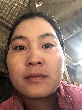 Snapshot of bong-ngo chatting on 10-27-25, 12:26 bong-ngo online show from 10-27-25, 12:26