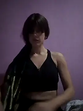 Snapshot of Aintzina chatting on 10-27-25, 06:23 Aintzina online show from 10-27-25, 06:23