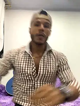 Snapshot of Grey325 chatting on 10-30-25, 04:58 Grey325 online show from 10-30-25, 04:58