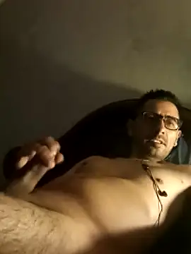 Snapshot of Leocuma82 chatting on 11-01-25, 03:30 Leocuma82 online show from 11-01-25, 03:30