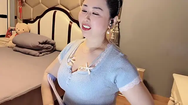 yaoyao22678 online show from 04-08-26, 12:43