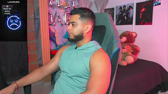 Tiler wolker online show from 04-11-26, 12:15