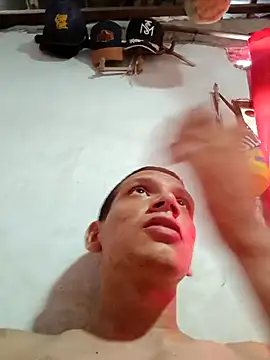 Snapshot of wuaka chatting on 10-25-25, 06:46 wuaka online show from 10-25-25, 06:46