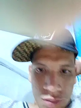 Snapshot of wuaka chatting on 10-27-25, 04:05 wuaka online show from 10-27-25, 04:05