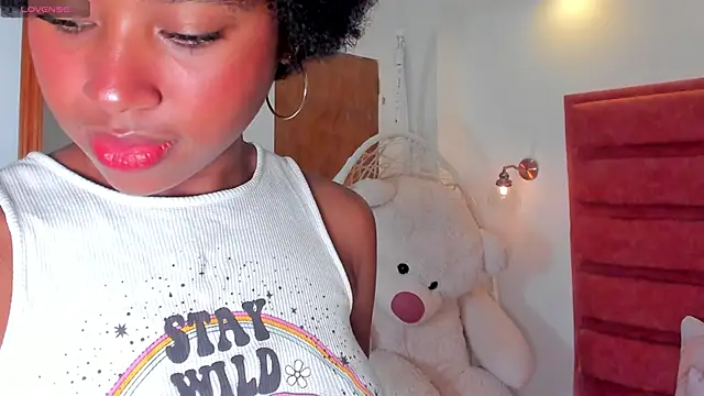 Snapshot of violeta_ruizz chatting on 11-06-25, 12:17 violeta ruizz online show from 11-06-25, 12:17