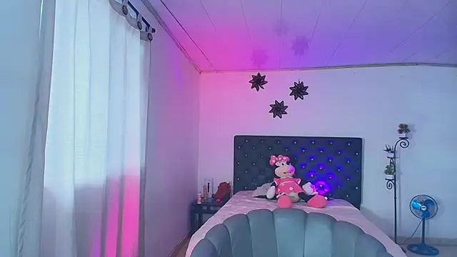 GiannaRoberts online show from 11-10-25, 12:15