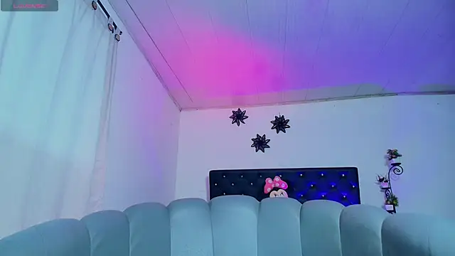 GiannaRoberts online show from 11-30-25, 11:36