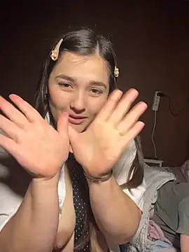 Snapshot of angietubebe chatting on 11-03-25, 02:13 angietubebe online show from 11-03-25, 02:13