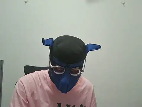 Snapshot of beadfeizi chatting on 10-28-25, 12:30 beadfeizi online show from 10-28-25, 12:30