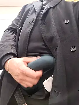 Snapshot of Jervaz chatting on 10-31-25, 02:01 Jervaz online show from 10-31-25, 02:01