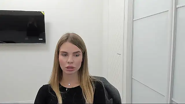 Snapshot of LinaBey chatting on 10-27-25, 01:26 LinaBey online show from 10-27-25, 01:26