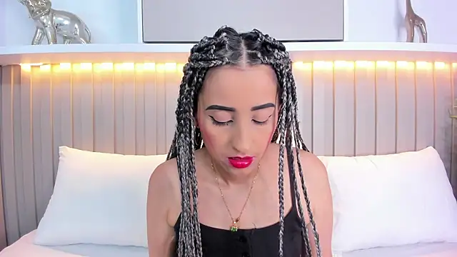 violett rabbit  online show from 11-13-25, 07:46