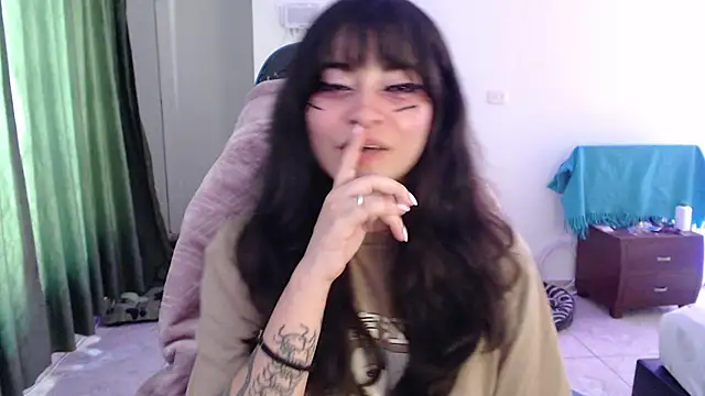 Snapshot of Annagoth_ chatting on 07-29-26, 06:28 Annagoth online show from 07-29-26, 06:28