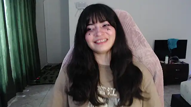 Snapshot of Annagoth_ chatting on 08-05-26, 10:44 Annagoth online show from 08-05-26, 10:44