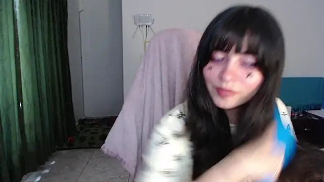 Snapshot of Annagoth_ chatting on 08-06-26, 10:33 Annagoth online show from 08-06-26, 10:33