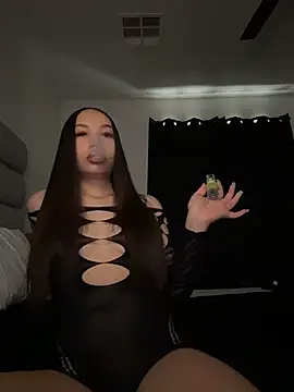 nikkiloveee online show from 07-11-26, 04:32
