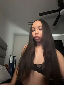 nikkiloveee online show from 07-15-26, 06:02