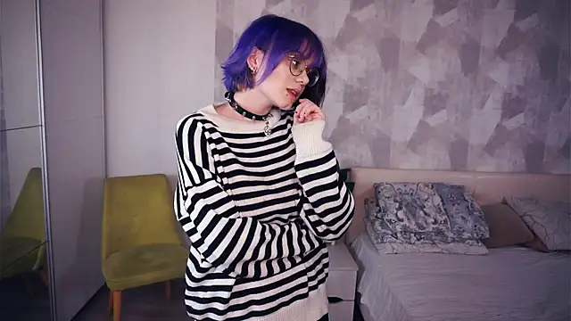 KellePourier online show from 10-31-25, 05:58