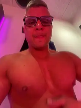 Snapshot of PolishBoy1995 chatting on 05-11-26, 04:48 PolishBoy1995 online show from 05-11-26, 04:48