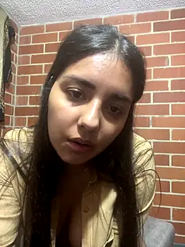 Snapshot of Au-rora chatting on 11-04-25, 04:55 Au-rora online show from 11-04-25, 04:55