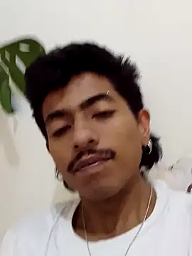 SkinniYamo online show from 04-20-26, 04:26