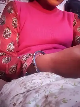 Hot-Rubyy online show from 01-18-26, 04:44